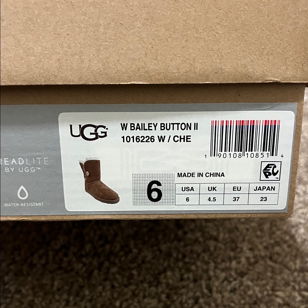 UGG Bailey Button - image 3